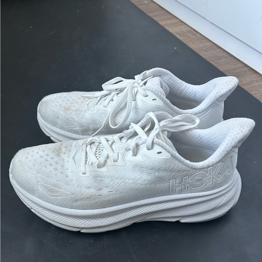 White Hoka Clifton 9
